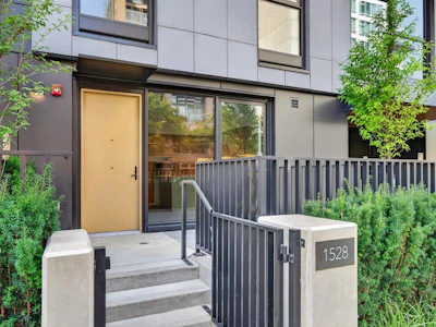 1528 W 6th Avenue - 3