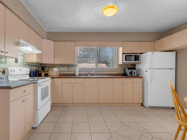 14110 72a Avenue, Surrey, BC, V3W 7M7 - 6