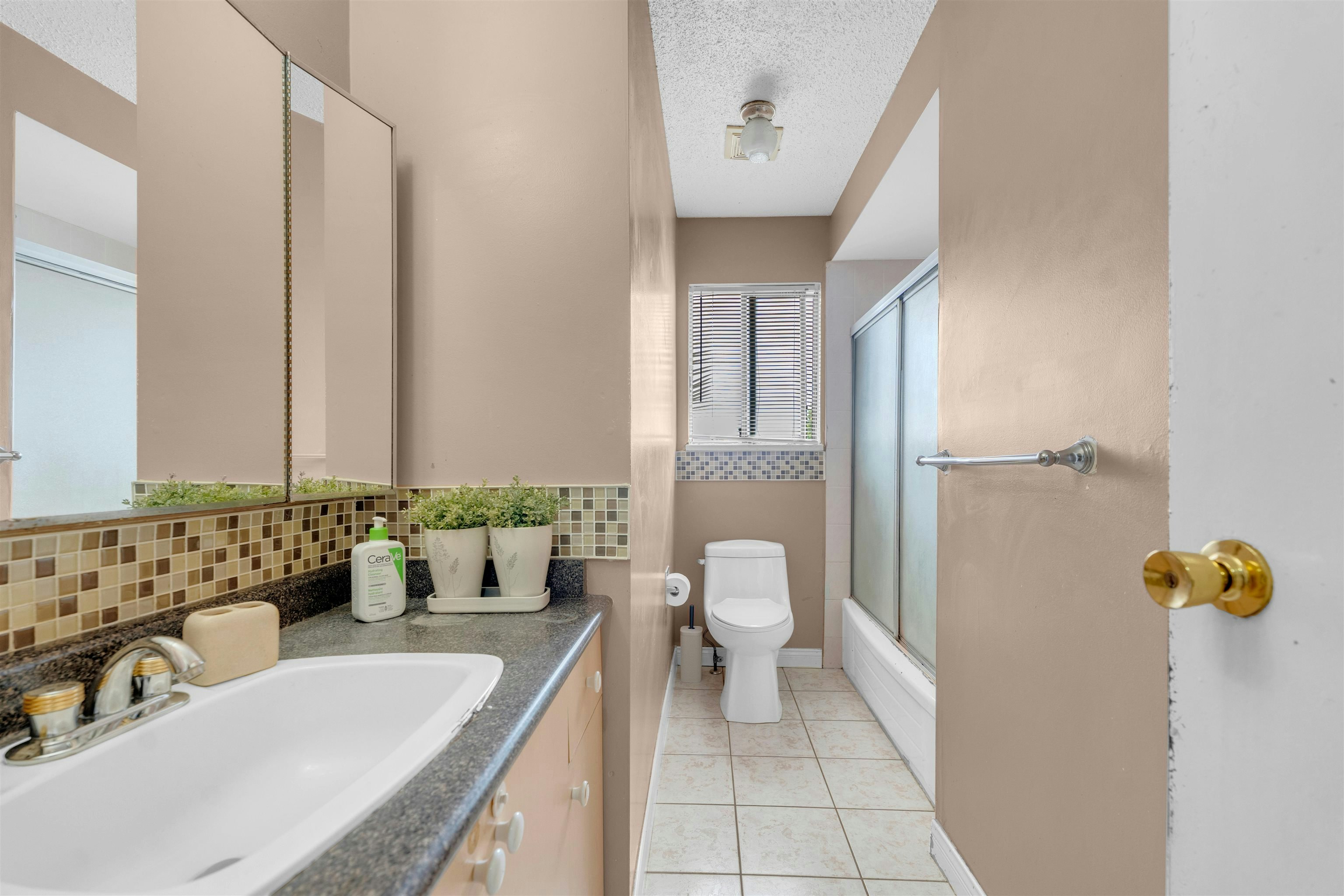 14110 72a Avenue, Surrey, BC, V3W 7M7 - 15