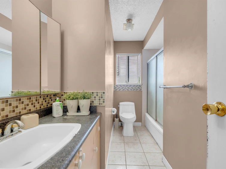 14110 72a Avenue, Surrey, BC, V3W 7M7 - 15