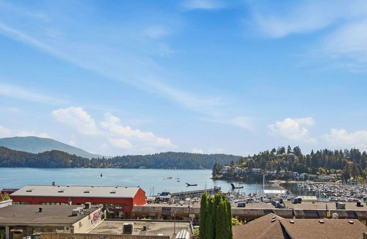 102-524 S Fletcher Road, Gibsons, BC, V0N 1V0
