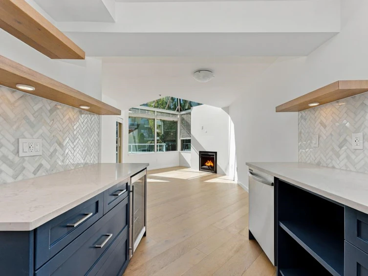 204-565 17 Street, West Vancouver, BC, V7V 3S9 - 8