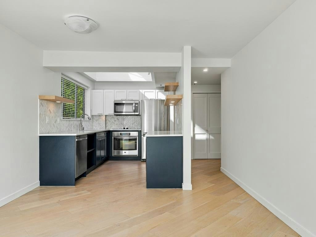 204-565 17 Street, West Vancouver, BC, V7V 3S9 - 13