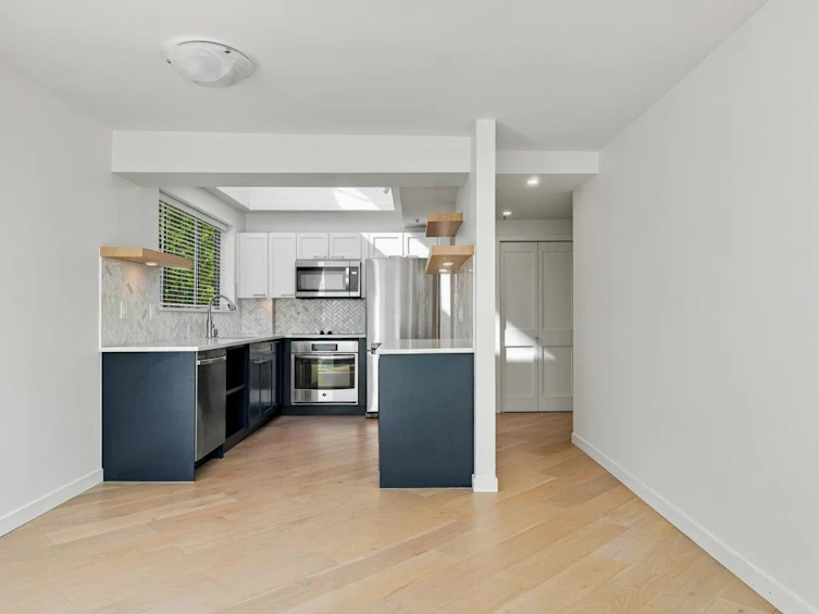 204-565 17 Street, West Vancouver, BC, V7V 3S9 - 13