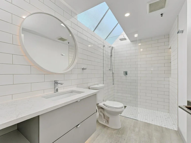 204-565 17 Street, West Vancouver, BC, V7V 3S9 - 25