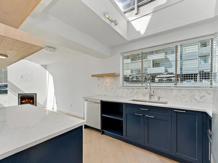 204-565 17 Street, West Vancouver, BC, V7V 3S9 - 7