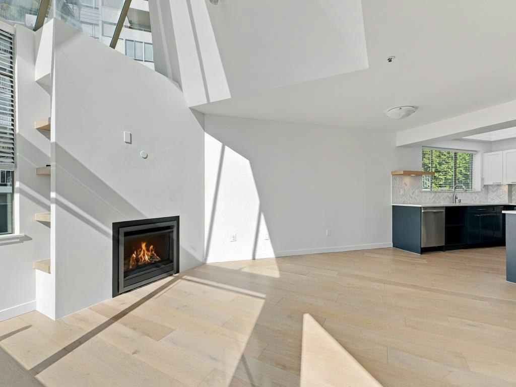 204-565 17 Street, West Vancouver, BC, V7V 3S9 - 11