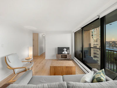 1207-1330 Harwood Street - 4