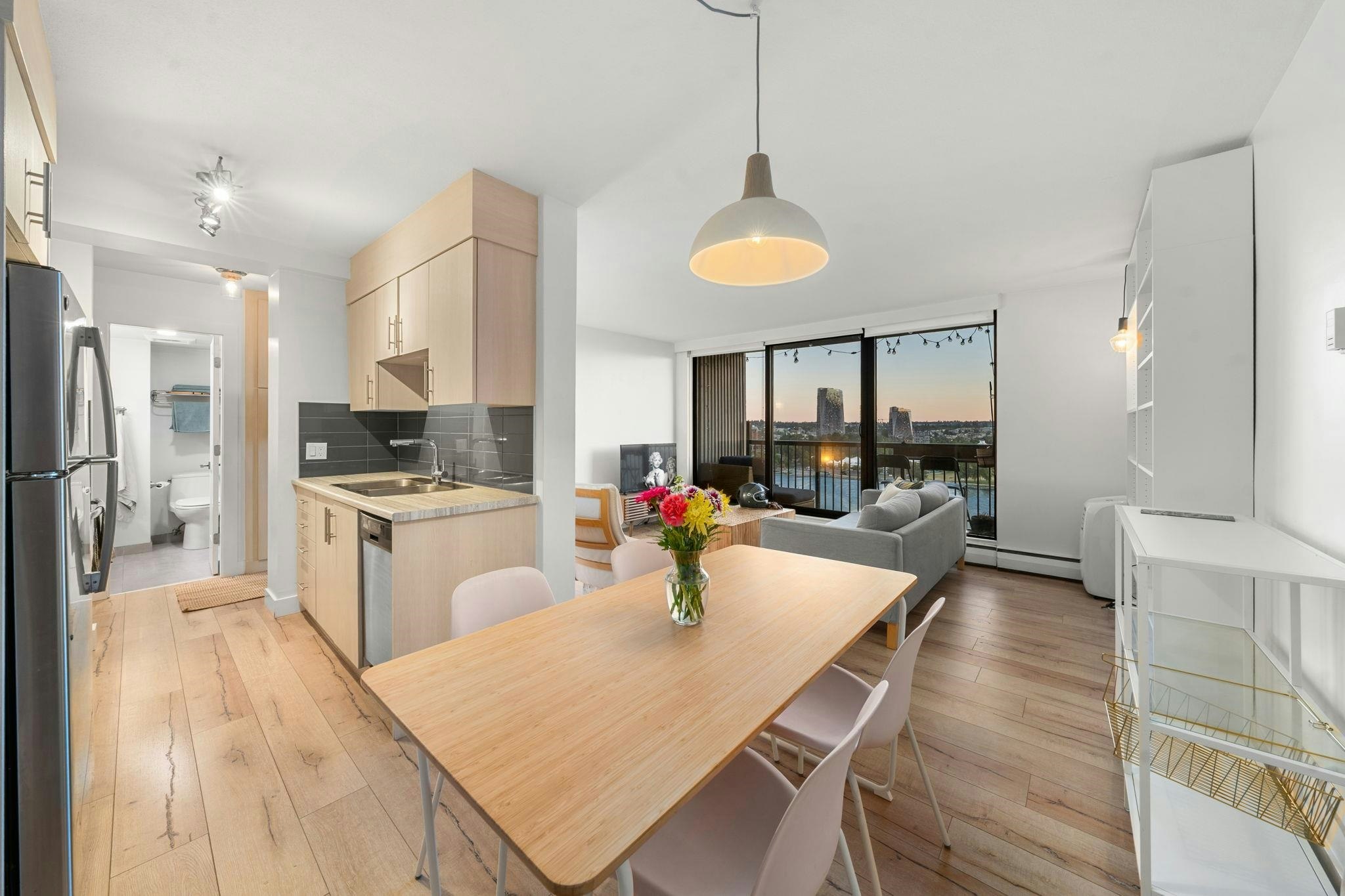 1207-1330 Harwood Street - 5