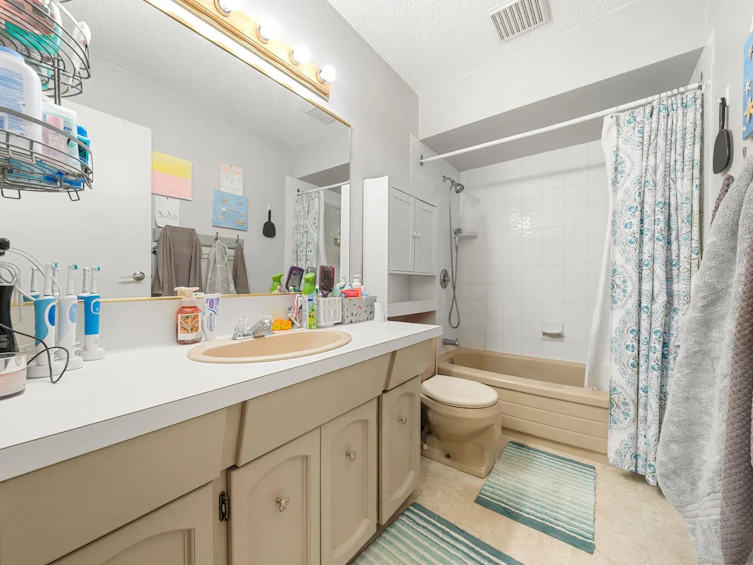 140-142 St. Patricks Avenue, North Vancouver, BC, V7L 3N2 - 24
