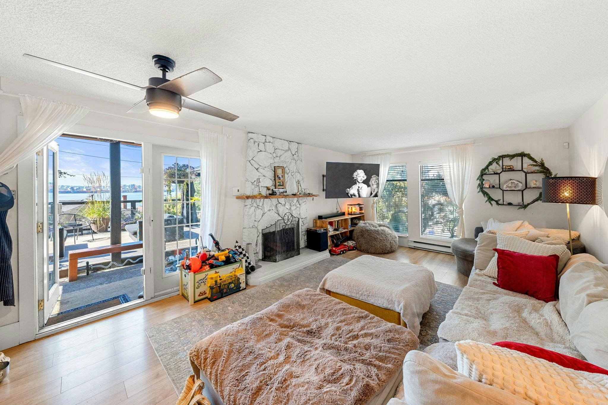140-142 St. Patricks Avenue, North Vancouver, BC, V7L 3N2 - 10