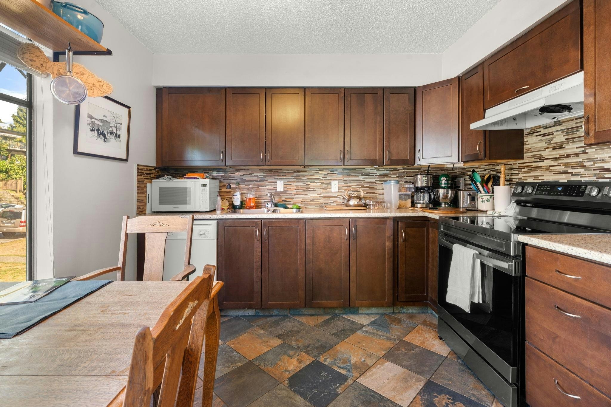 140-142 St. Patricks Avenue, North Vancouver, BC, V7L 3N2 - 15