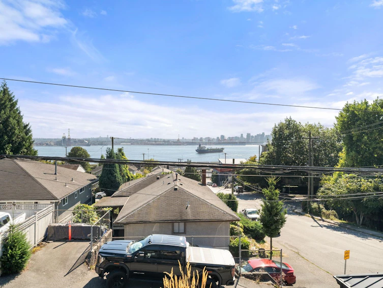 140-142 St. Patricks Avenue, North Vancouver, BC, V7L 3N2 - 27