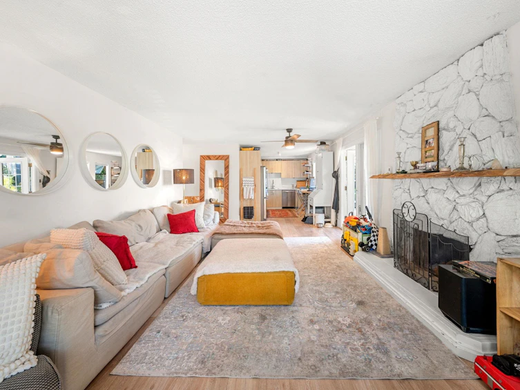 140-142 St. Patricks Avenue, North Vancouver, BC, V7L 3N2 - 9