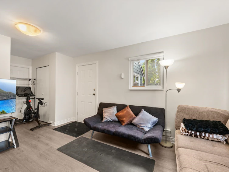 19412 62 Avenue, Surrey, BC, V3S 7L4 - 11