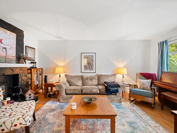 19412 62 Avenue, Surrey, BC, V3S 7L4 - 2