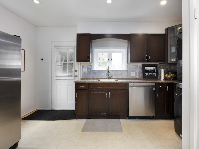 524 Second Street, New Westminster, BC, V3L 2M3 - 8
