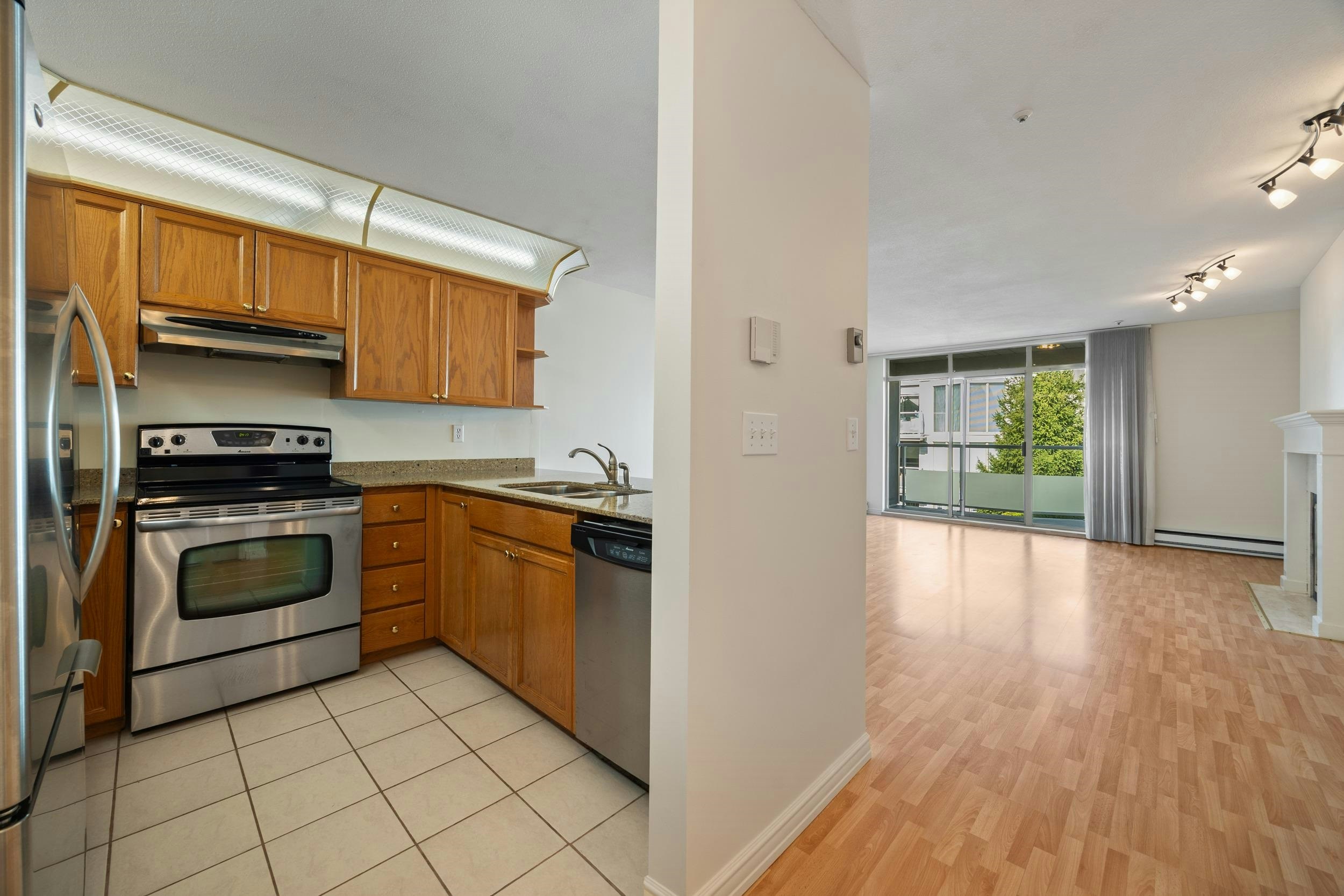 306-48 Richmond Street, New Westminster, BC, V3L 5P4 - 12