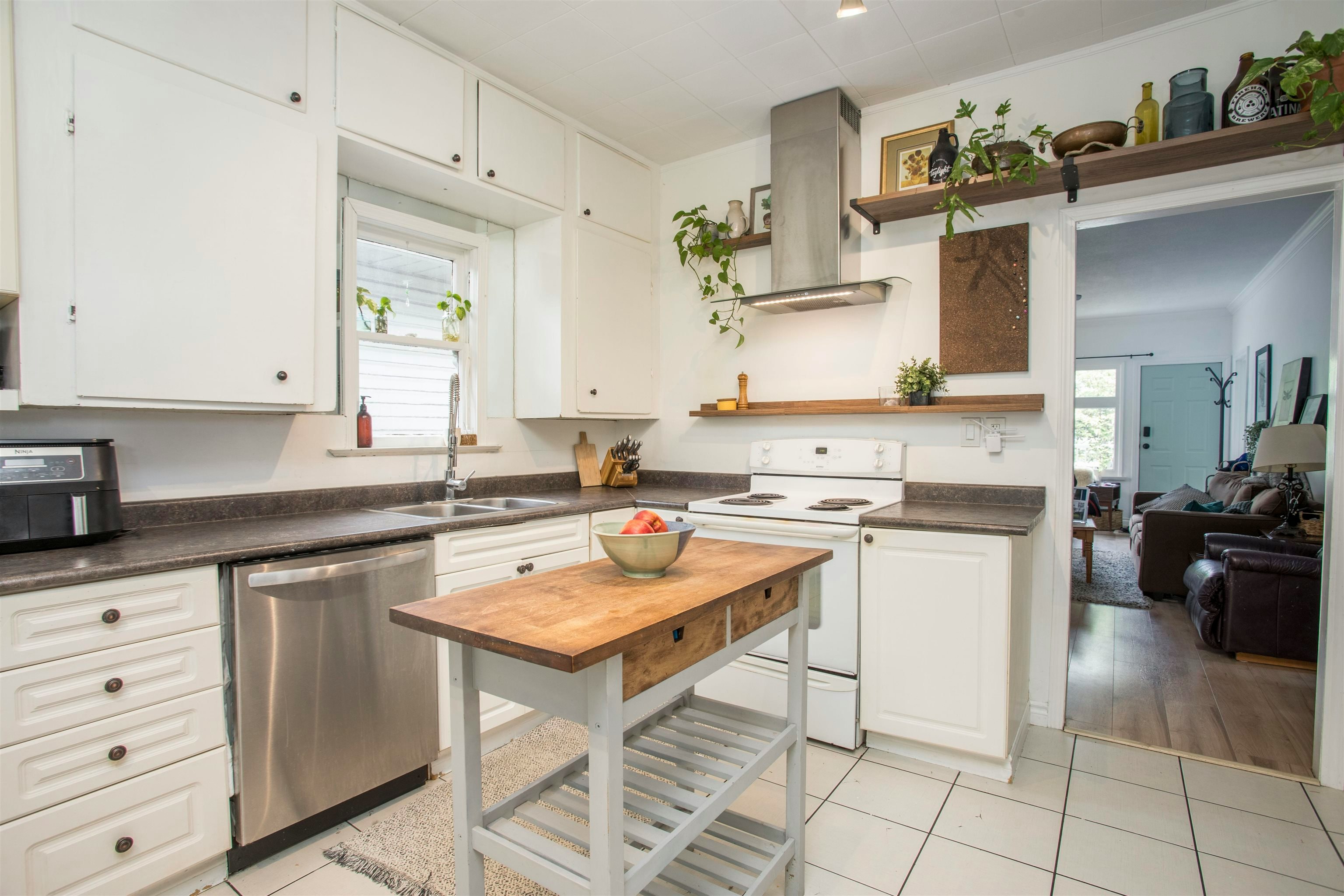 1976 Warwick Avenue, Port Coquitlam, BC, V3C 1L6