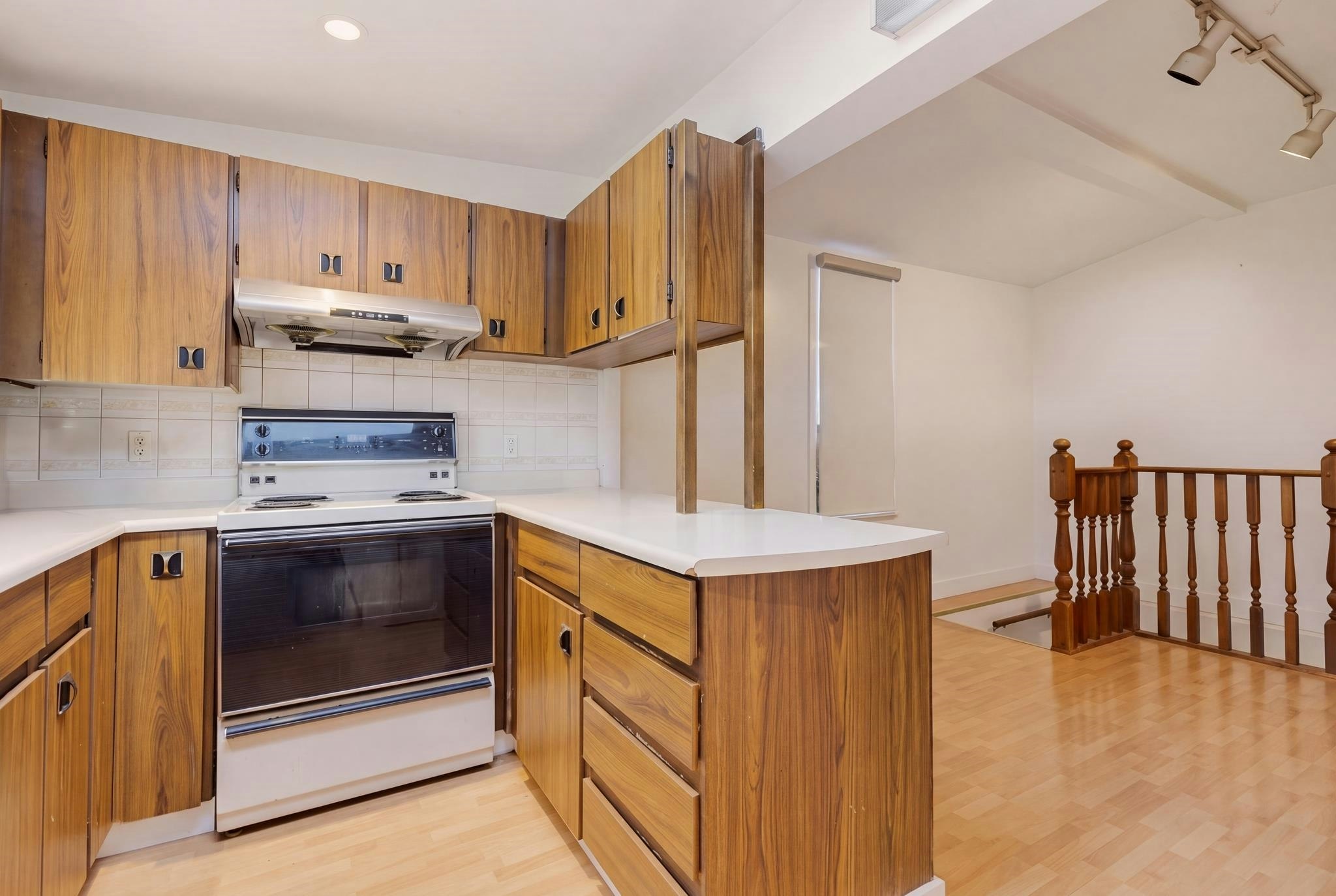 441 E 28th Avenue, Vancouver, BC, V5V 2N2 - 8