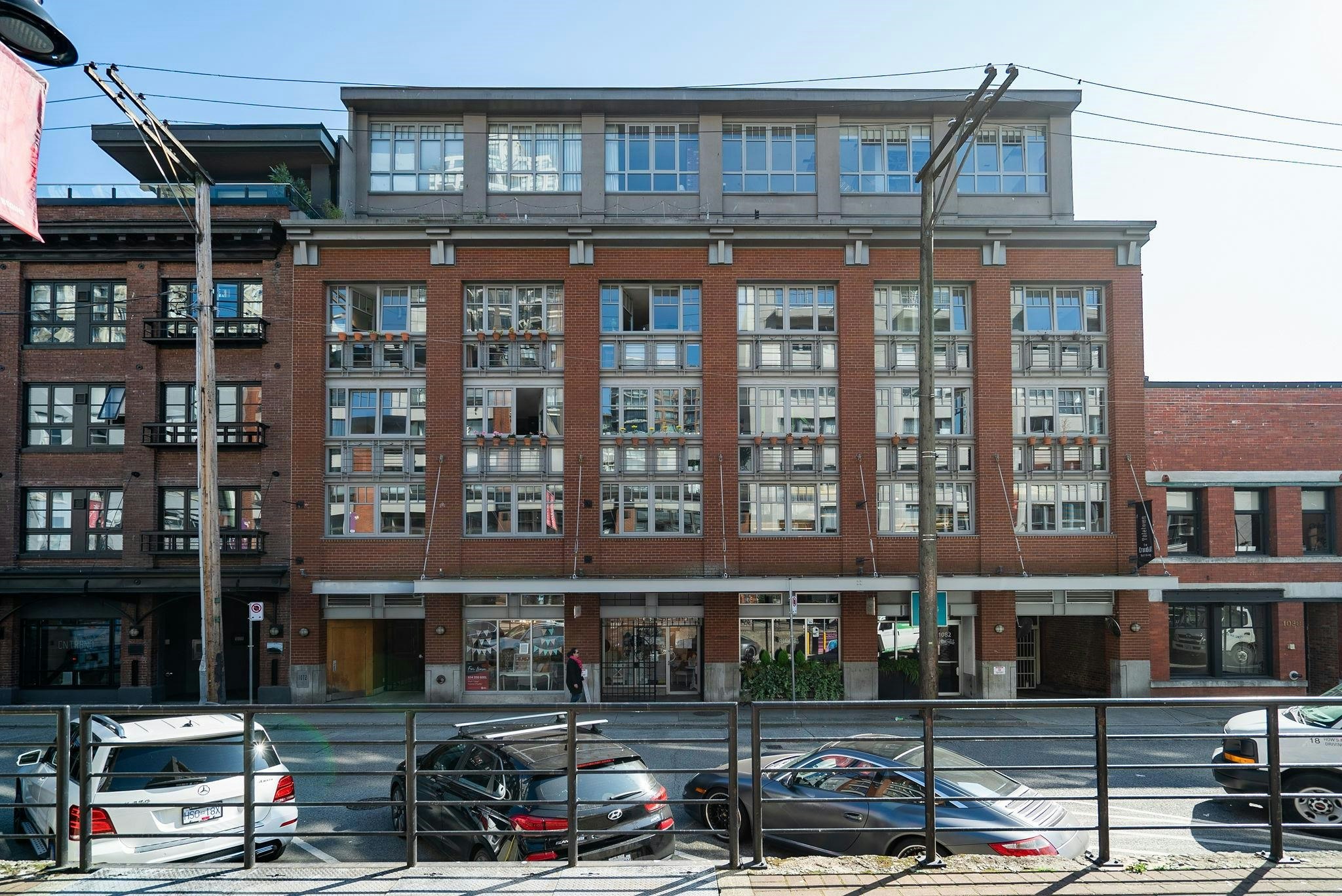 402-1072 Hamilton Street, Vancouver, BC, V6B 2R9