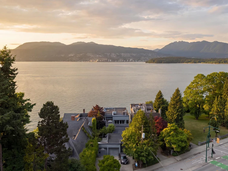 2711 Point Grey Road, Vancouver, BC, V6K 1A4