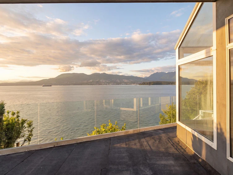 2711 Point Grey Road, Vancouver, BC, V6K 1A4 - 3