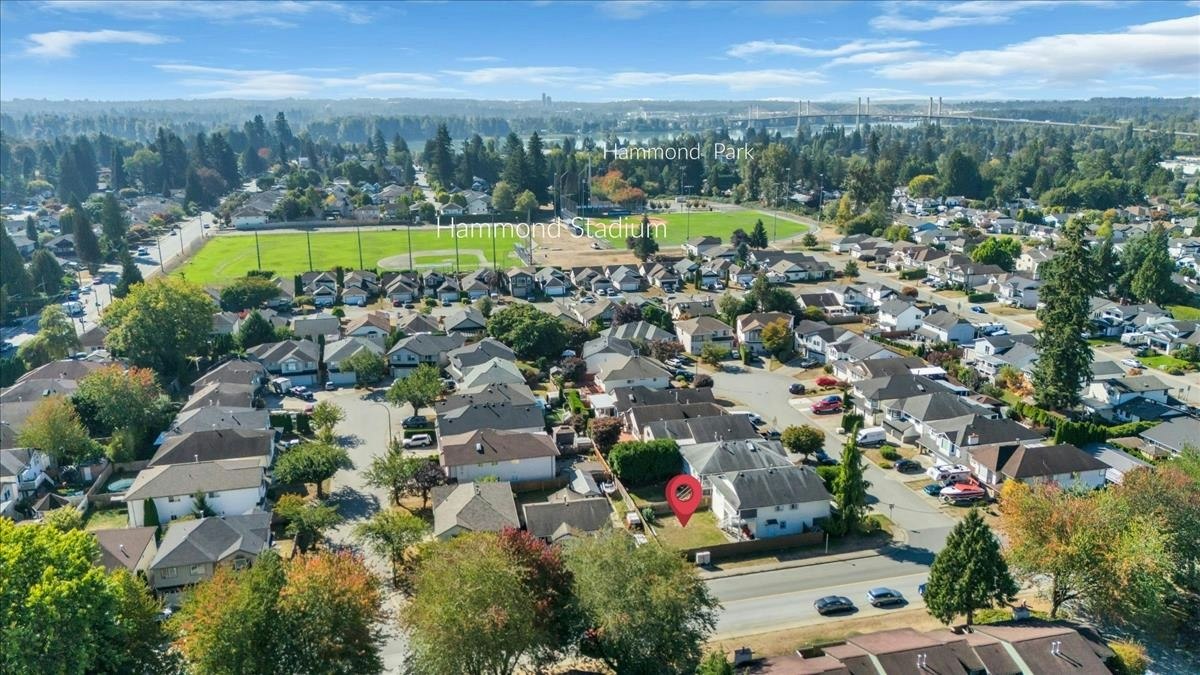 11698 206a Street, Maple Ridge, BC, V2X 0X8 - 2