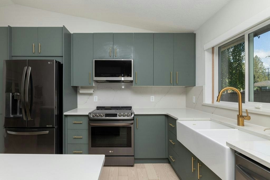 5700 Trident Avenue, Sechelt, BC, V0N 3A0 - 11