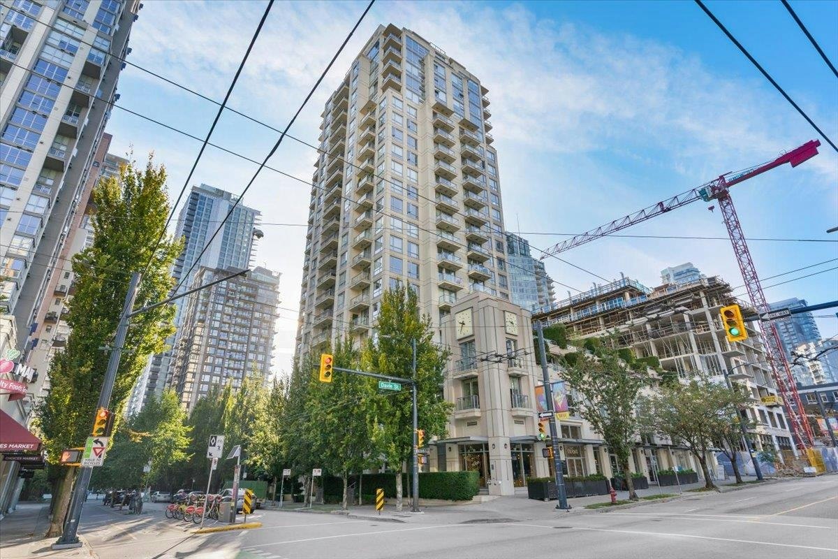 2303-1225 Richards Street - 3