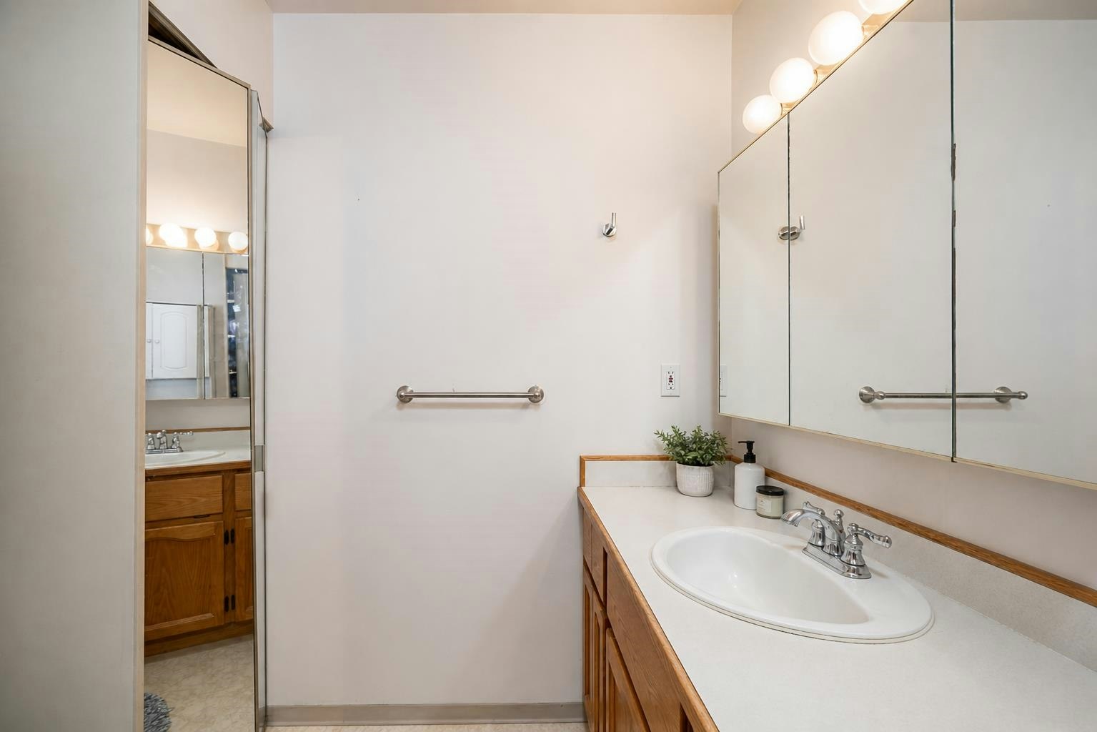 1303 Johnson Street, Coquitlam, BC, V3B 4T6 - 19
