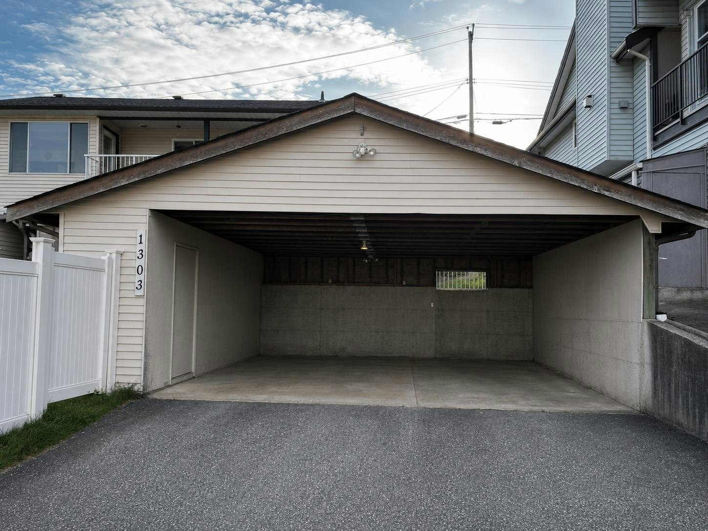 1303 Johnson Street, Coquitlam, BC, V3B 4T6 - 25