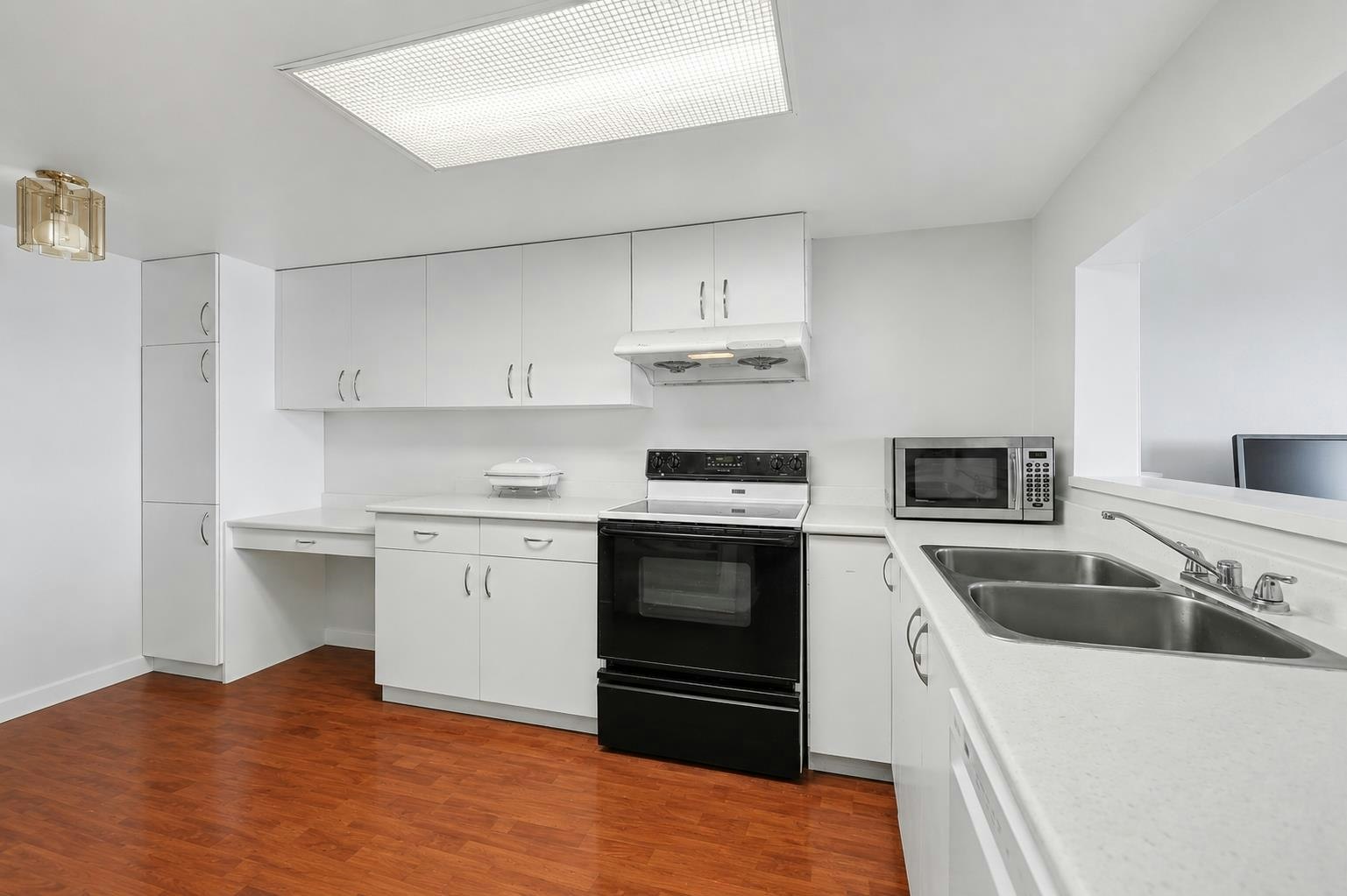 1701-14881 103a Avenue, Surrey, BC, V3R 0M5 - 9