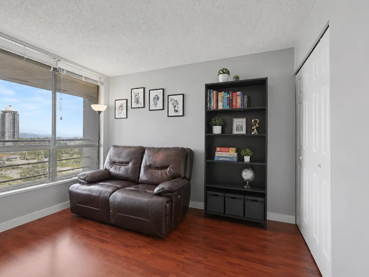 1701-14881 103a Avenue, Surrey, BC, V3R 0M5 - 14