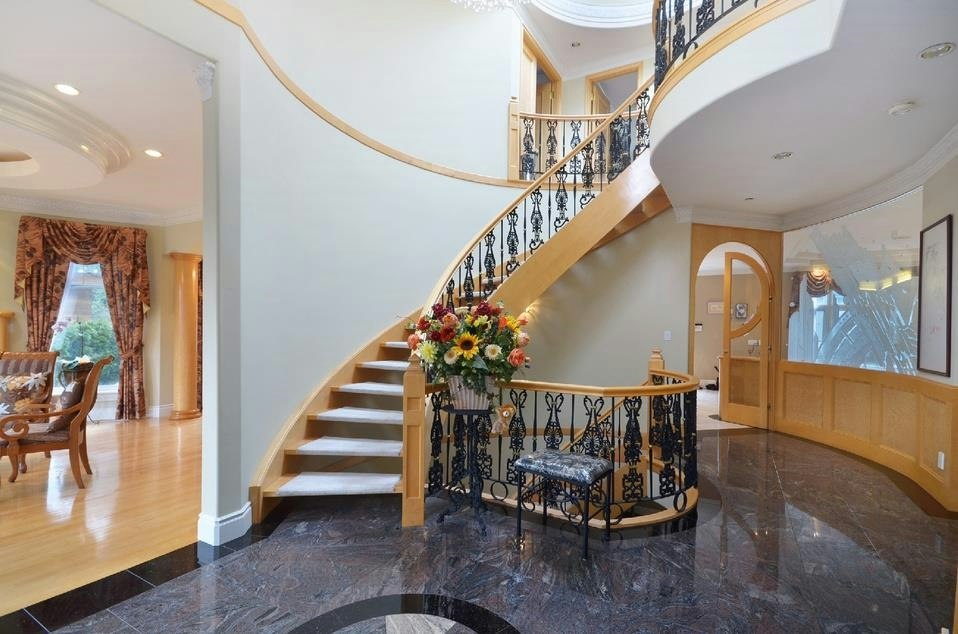 2208 W 34th Avenue, Vancouver, BC, V6M 1G6