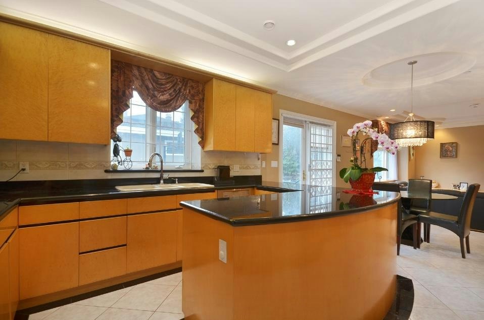 2208 W 34th Avenue, Vancouver, BC, V6M 1G6 - 7