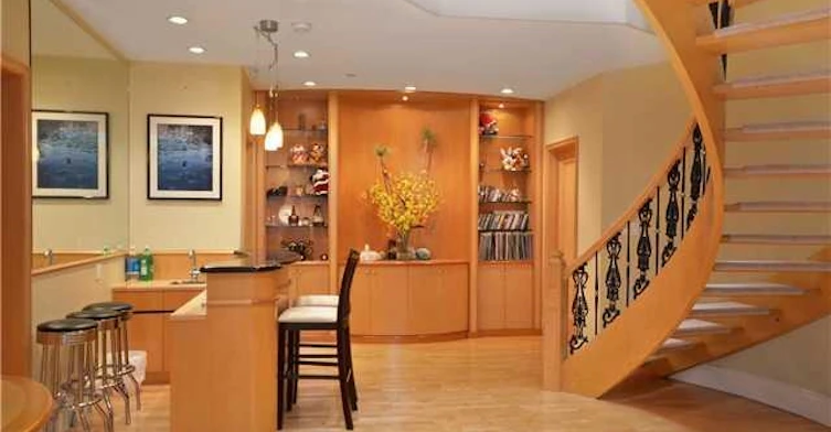 2208 W 34th Avenue, Vancouver, BC, V6M 1G6 - 2