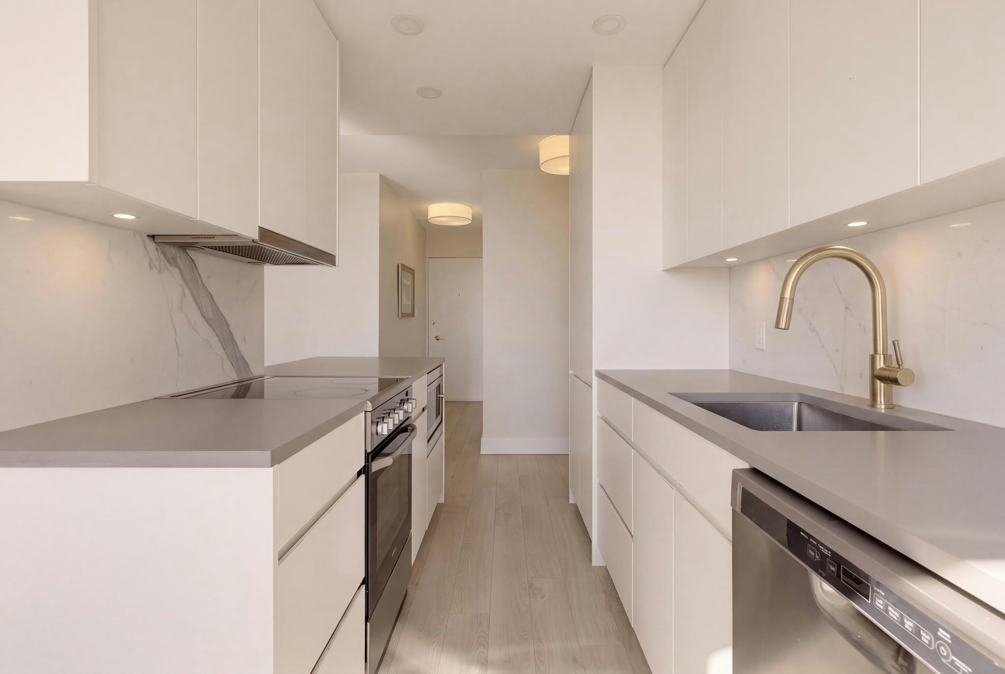 902-2370 W 2nd Avenue, Vancouver, BC, V6K 1J2 - 11