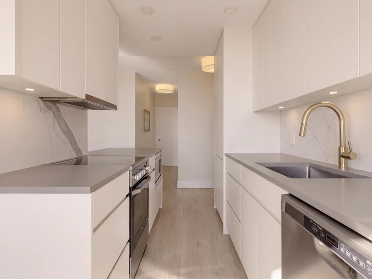 902-2370 W 2nd Avenue, Vancouver, BC, V6K 1J2 - 11