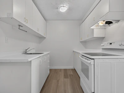 203-7220 Lindsay Road - 5