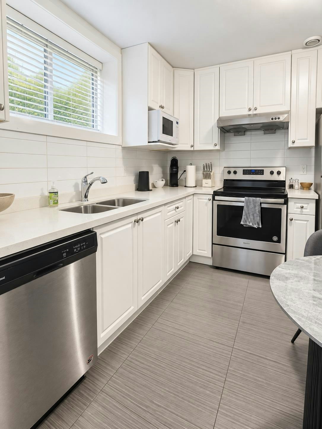2127 E 46th Avenue, Vancouver, BC, V5P 1P3 - 4