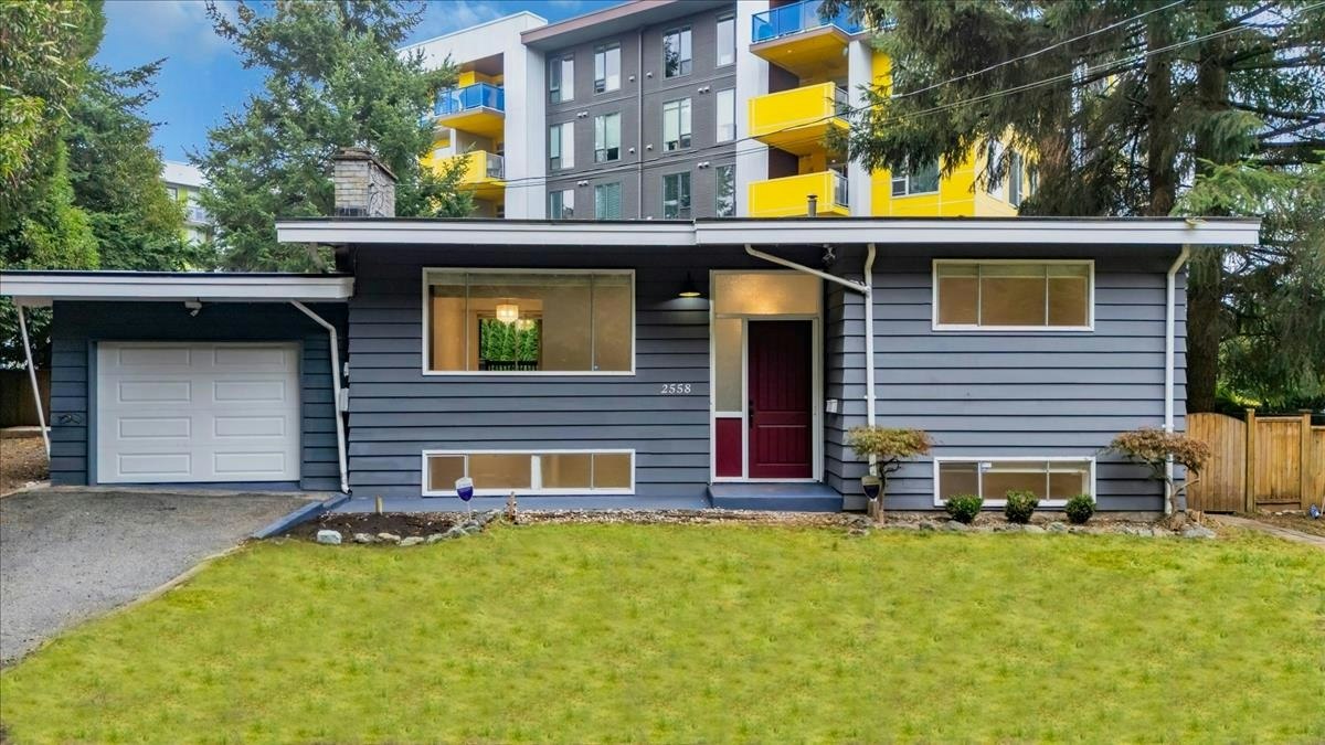 2558 Lakeview Crescent, Abbotsford, BC, V2S 3A9