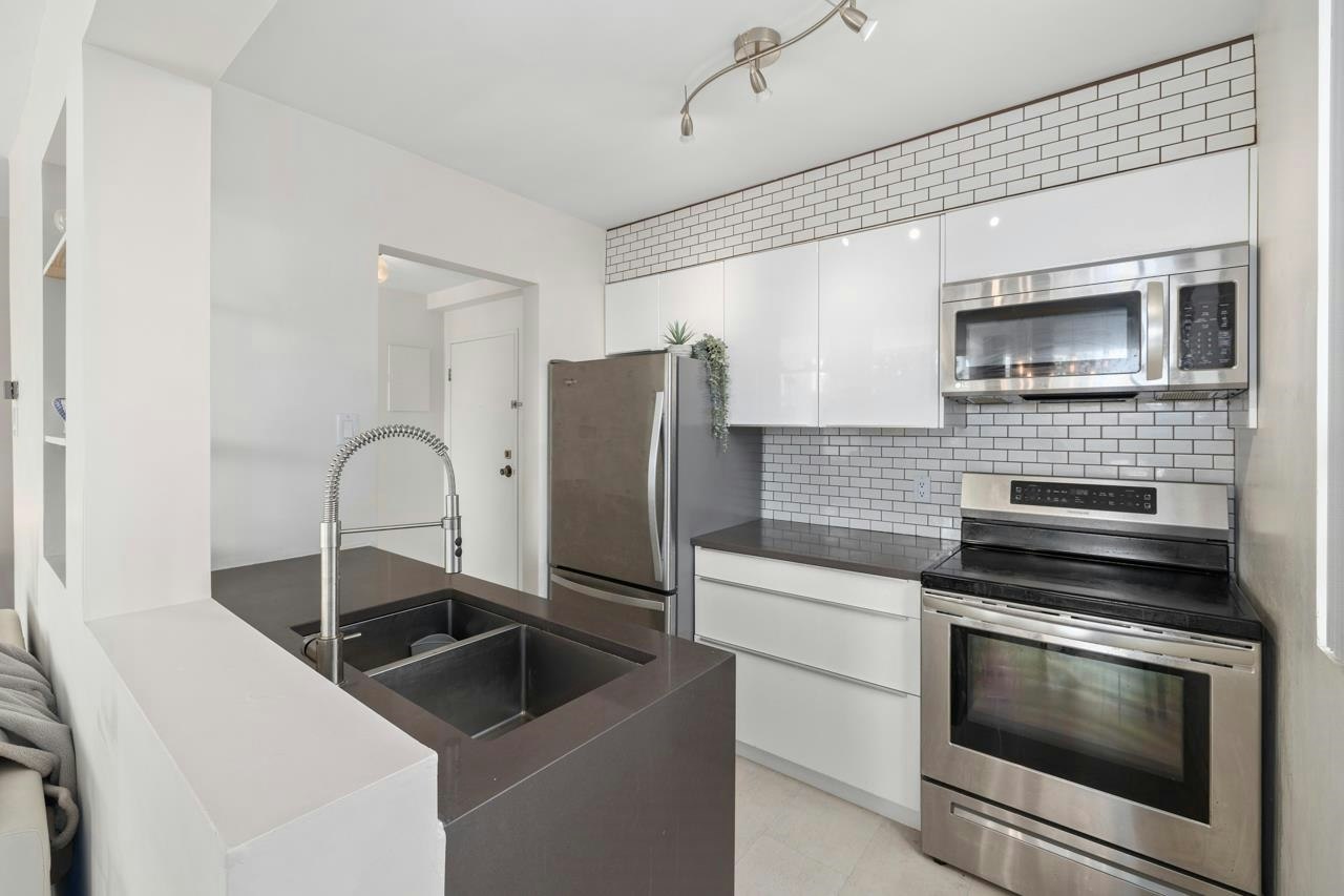 1737 Duchess Avenue, West Vancouver, BC, V7V 1P8 - 11