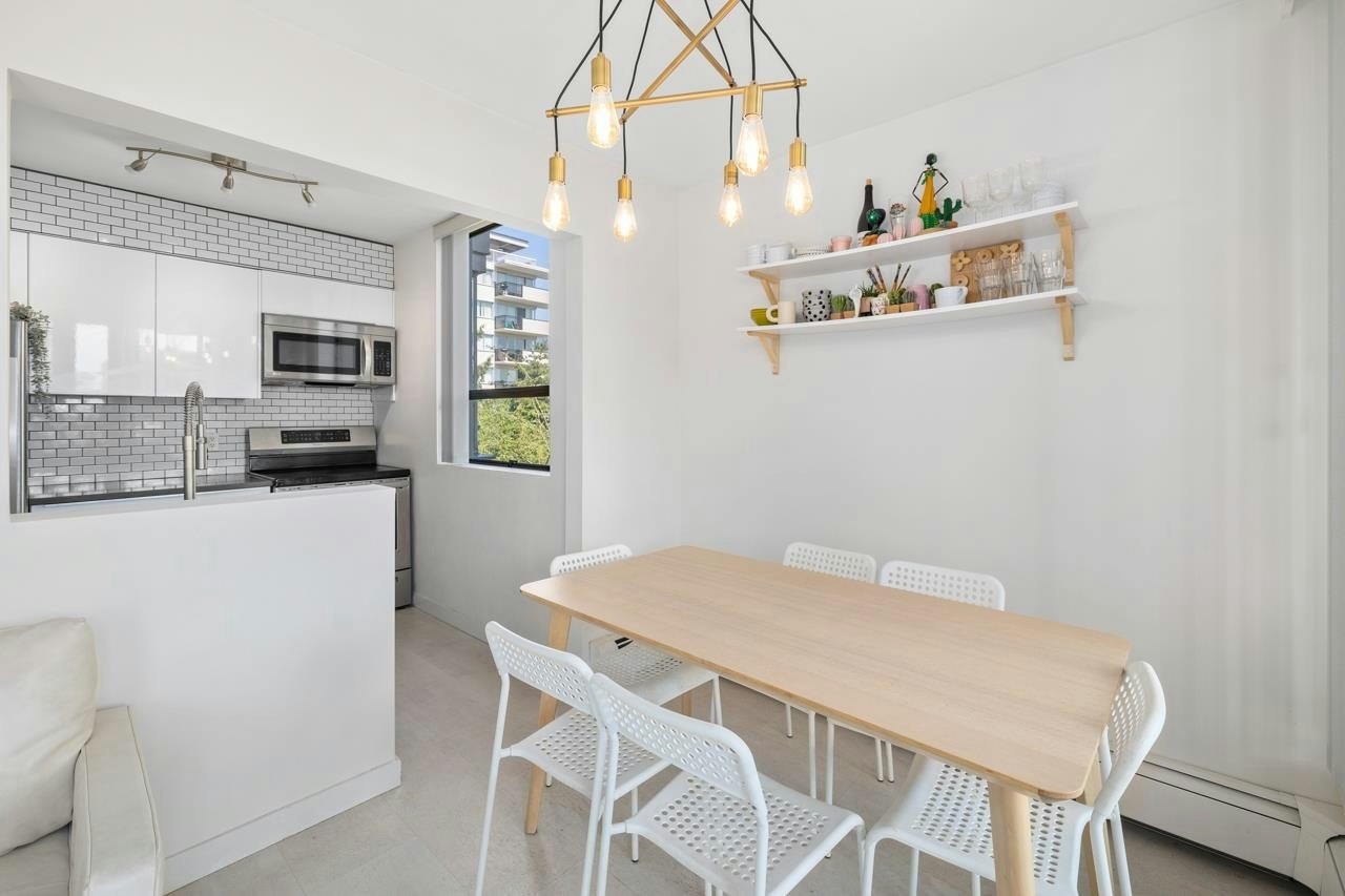 1737 Duchess Avenue, West Vancouver, BC, V7V 1P8 - 10