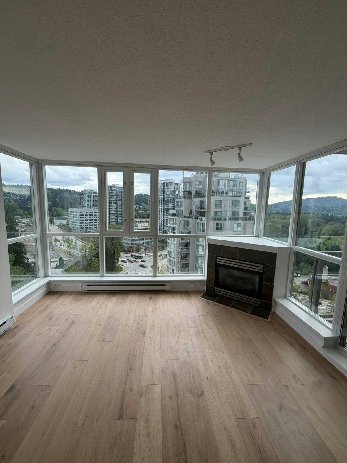 1603-235 Guildford Way, Port Moody, BC, V3H 5L8 - 2