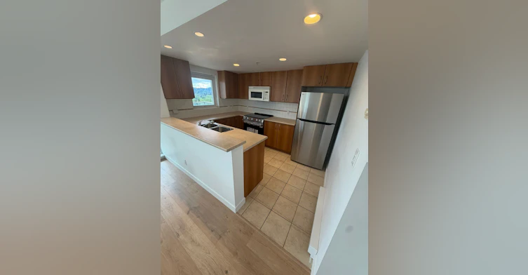 1603-235 Guildford Way, Port Moody, BC, V3H 5L8 - 12
