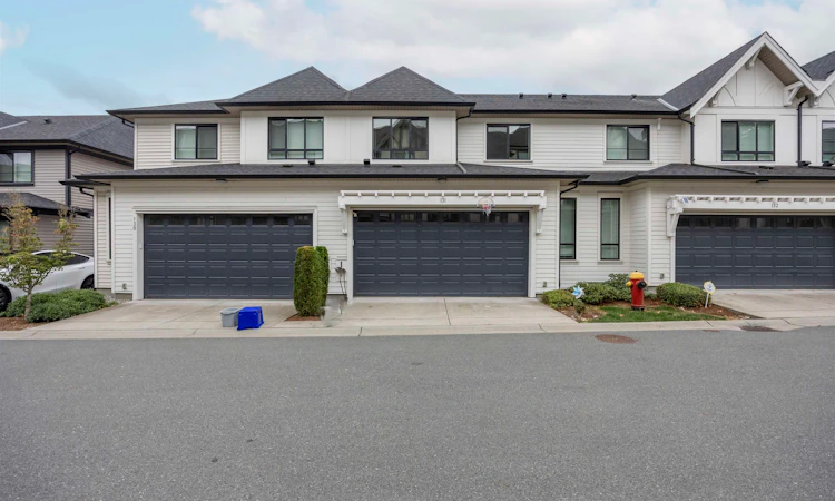 131-3500 Burke Village Promenade