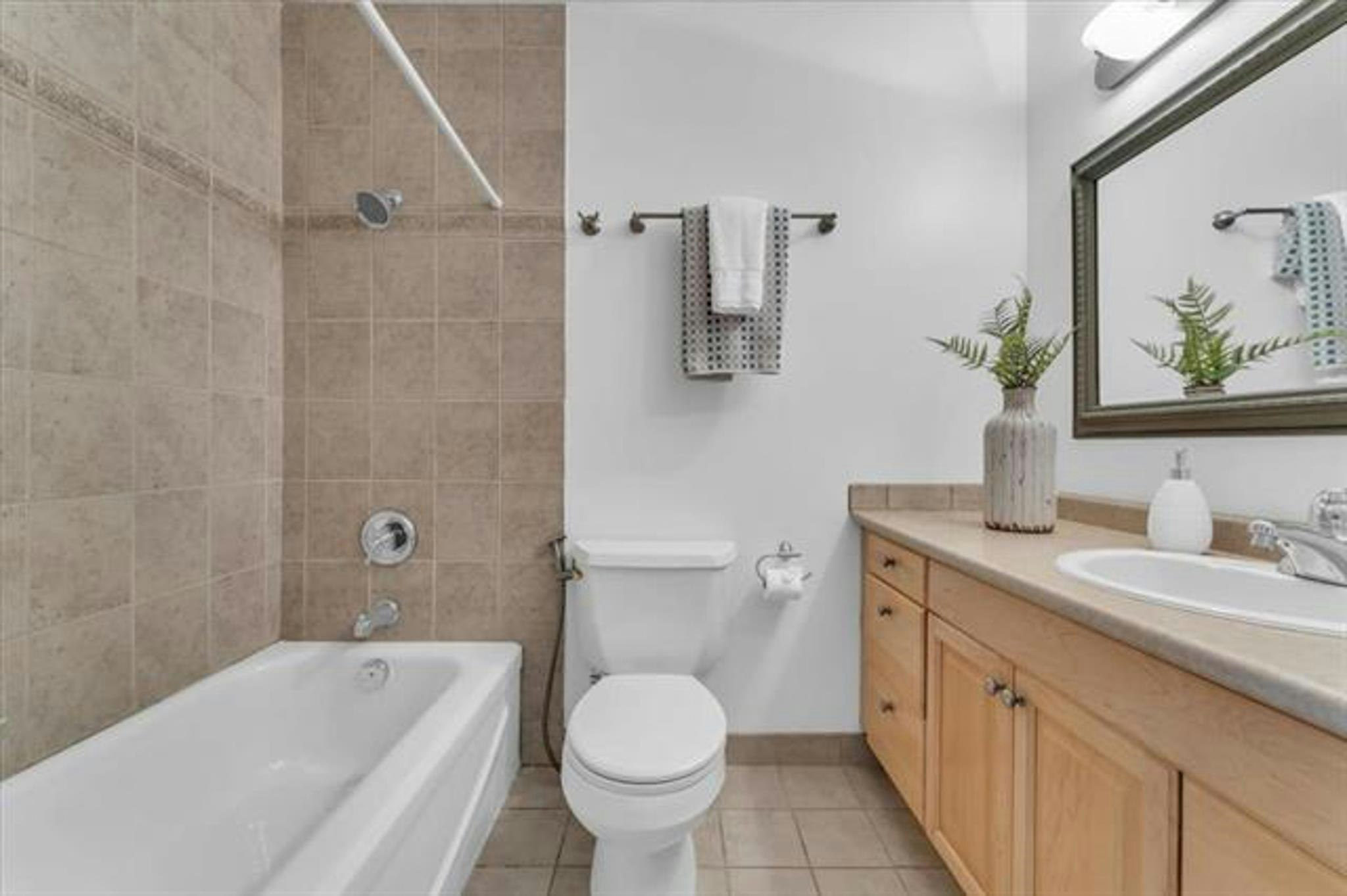 3295 Mountain Highway, North Vancouver, BC, V7K 2H4 - 15
