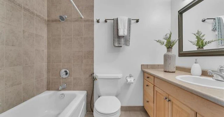 3295 Mountain Highway, North Vancouver, BC, V7K 2H4 - 15