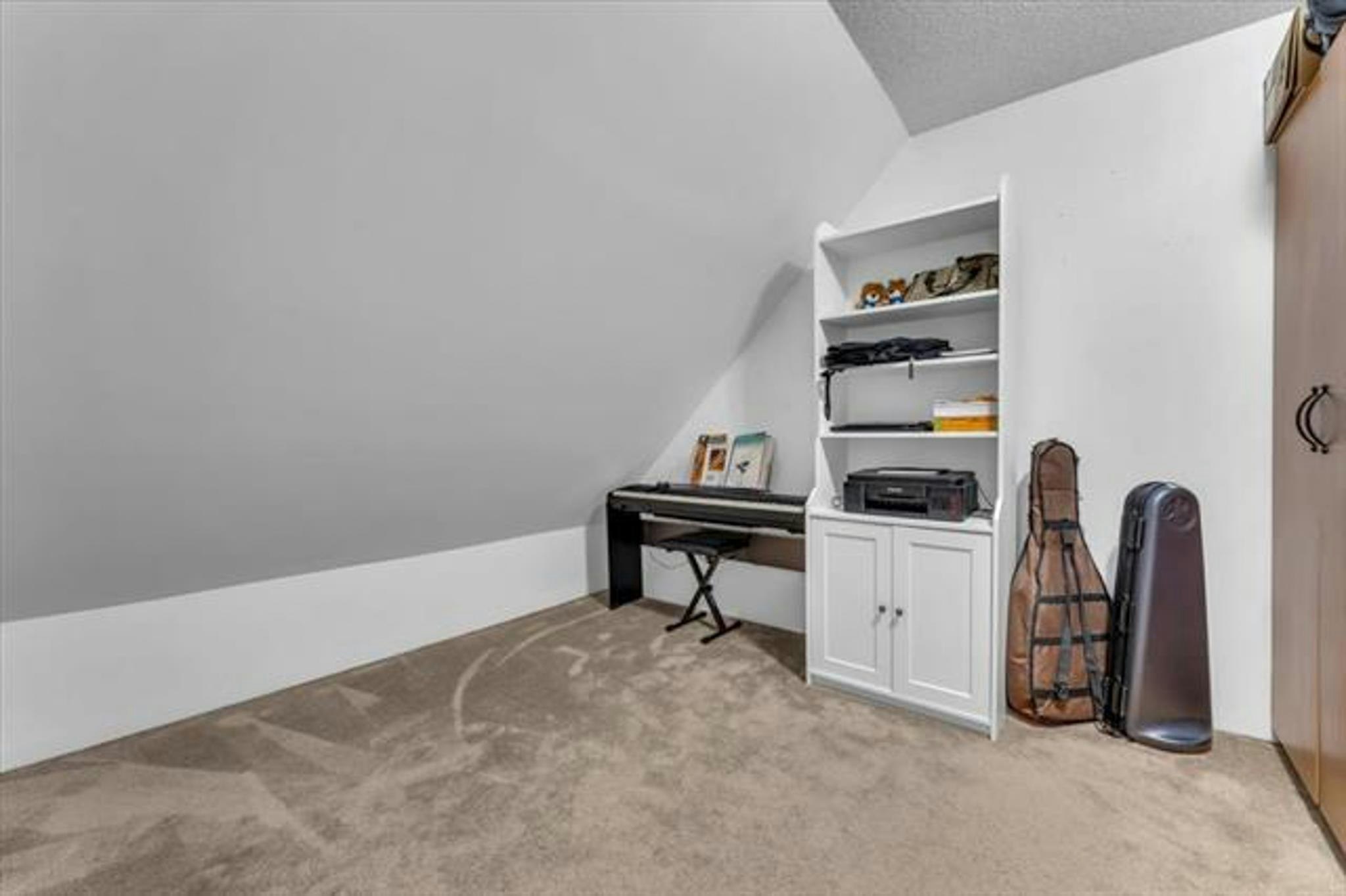 3295 Mountain Highway, North Vancouver, BC, V7K 2H4 - 18